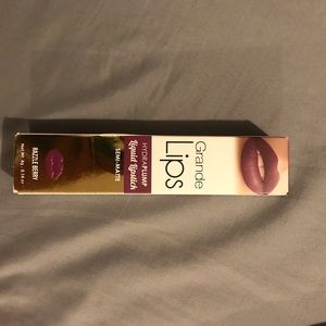 Grande Lips (color razzle berry)
